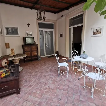 A Casa Di Amedeo Panzió 2*